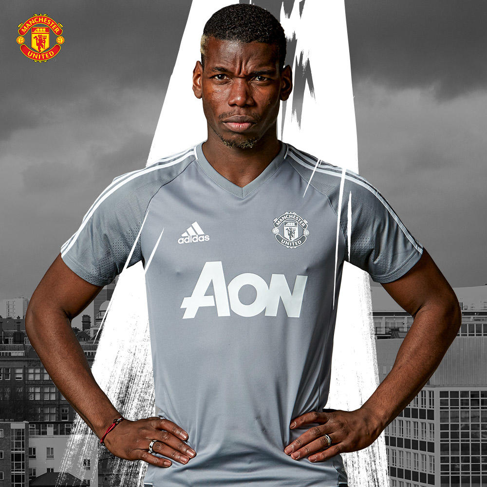 Man utd deals grey training top